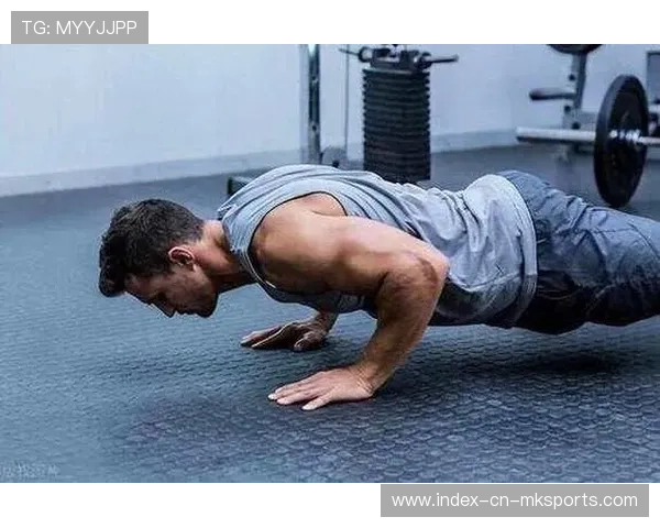 攀岩选手在终点做俯卧撑庆祝