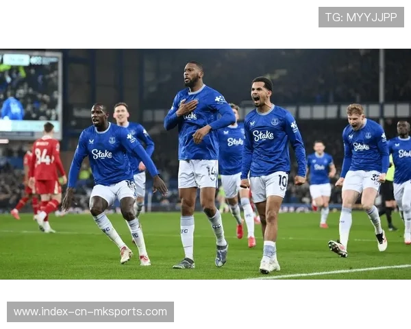 曼联锁定中场核心，新赛季抢控主动权的必由之路