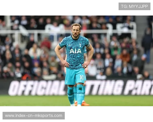 热刺门前混战补射，前锋嗅觉敏锐锁定胜果